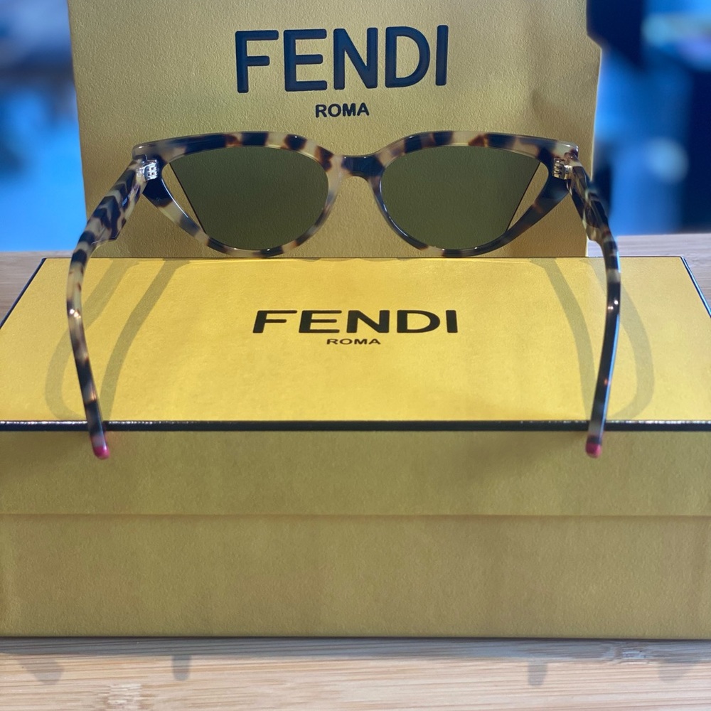 Fendi‎ Cat Eye Sunglasses - Picture 14 of 16